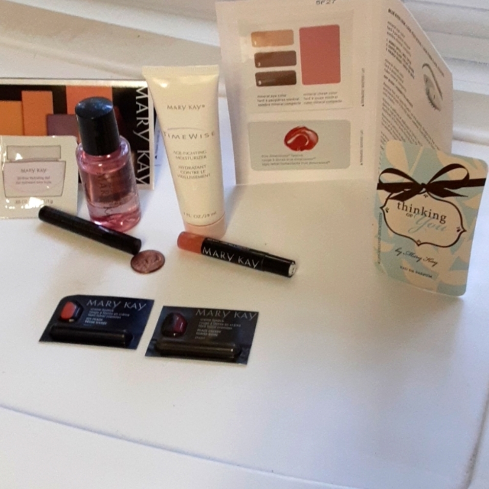 Fun 10 piece Mary Kay travel lot